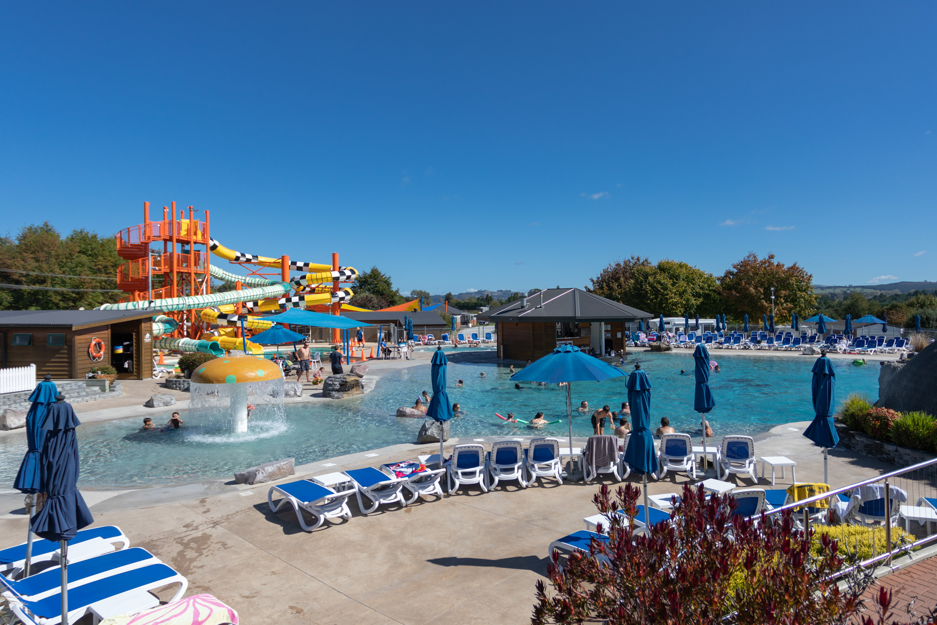 Lake Taupo Holiday Resort - Kids roam free