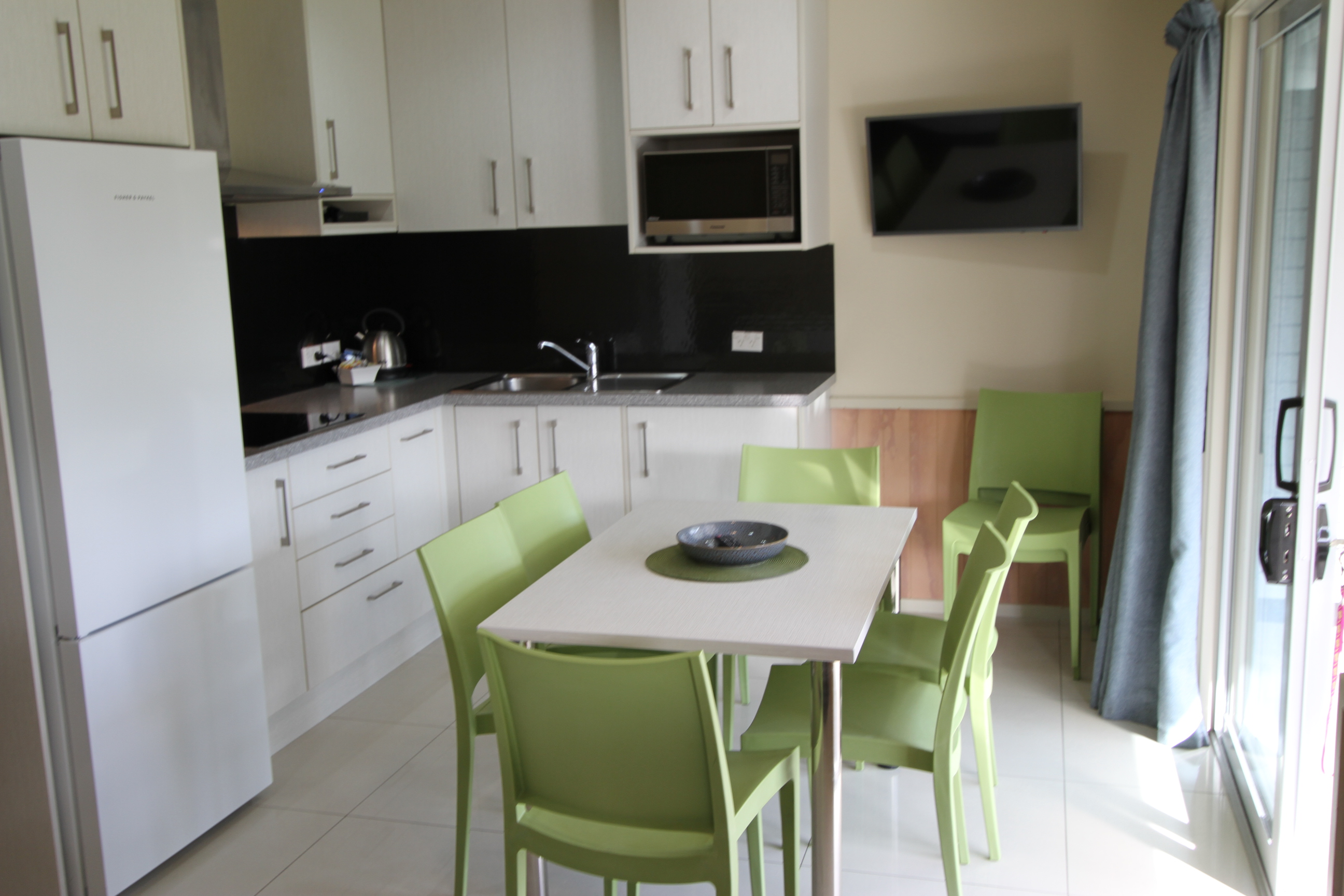 Lake Taupo Resort | Self Contained 8