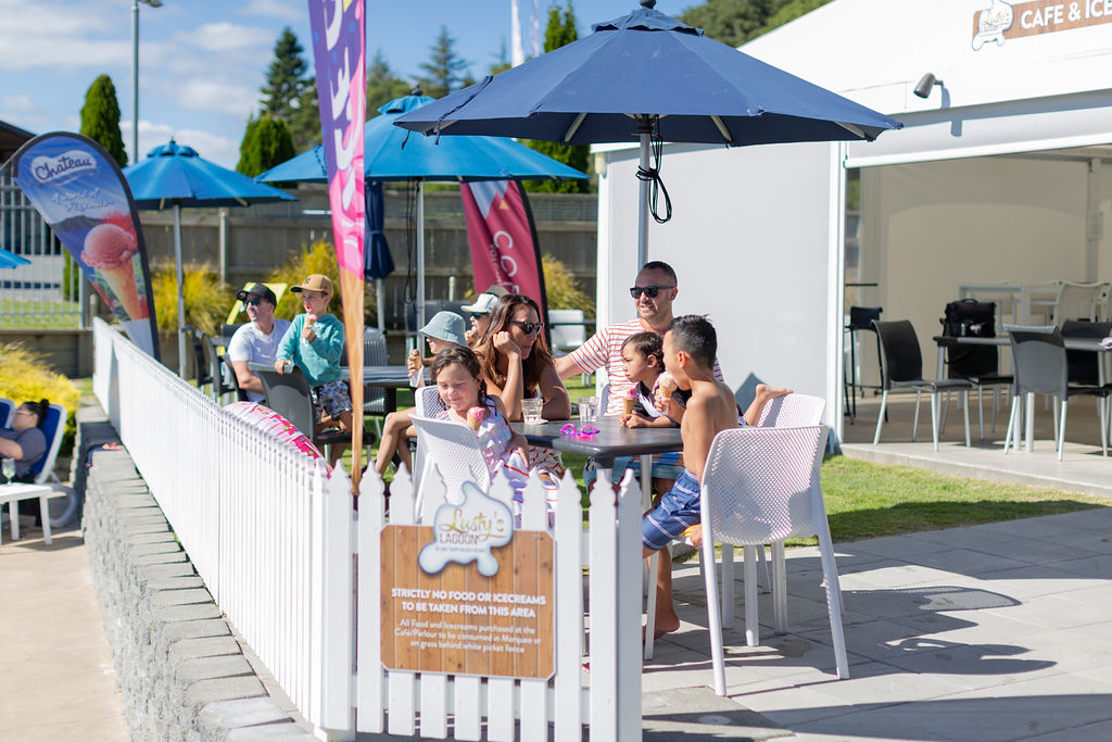 Lake Taupo Holiday Resort | Onsite Food and Drinks