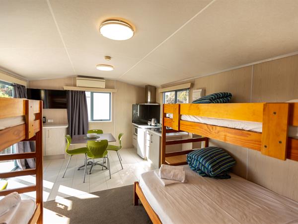 Self Contained 5 Group Lake Taupo Holiday Resort