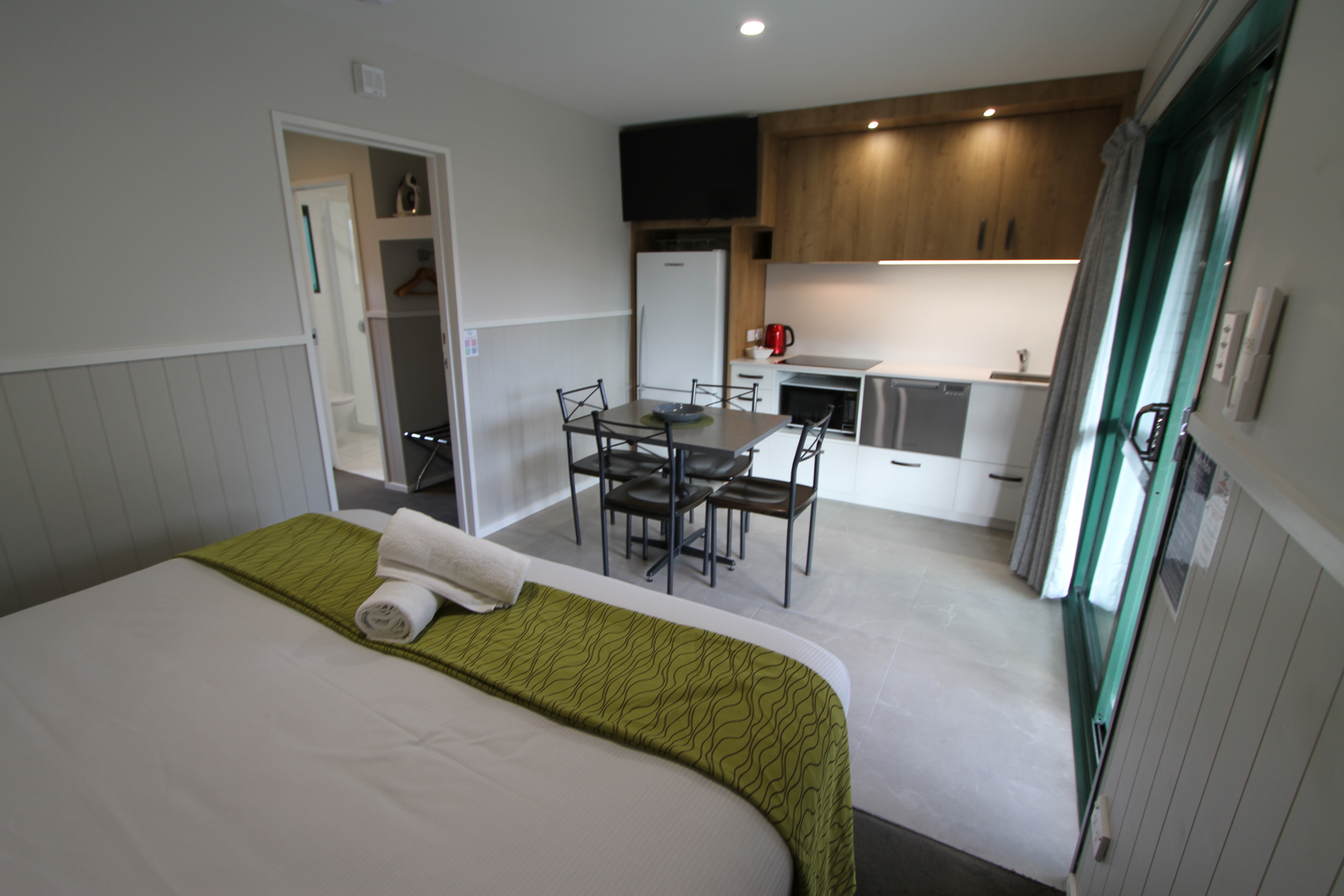 Lake Taupo Holiday Resort | Self Contained 6 